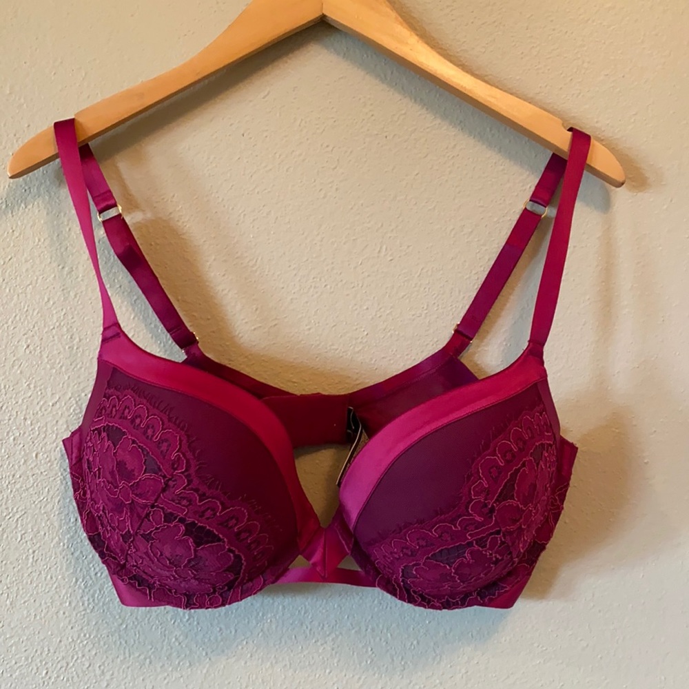 Victoria Secret Push-Up ( worn 1-2 times )